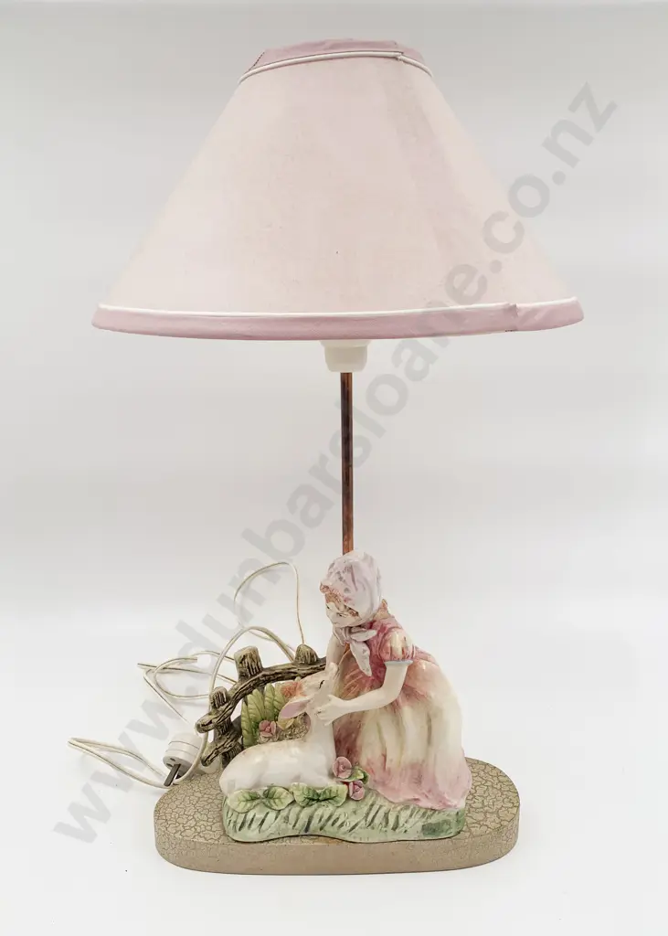 Ceramic Figure Group Lamp Image 1++