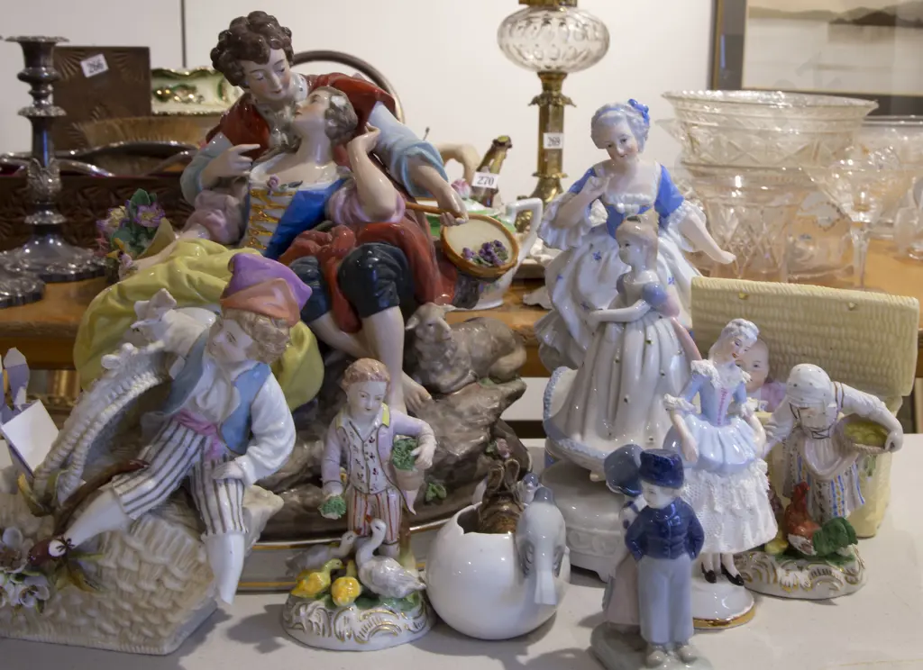 10 Various China Figures (AF) Image 1++