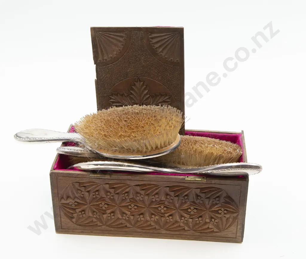 Carved Jewellery Box Together With S/S Dressing Table Items Image 1++