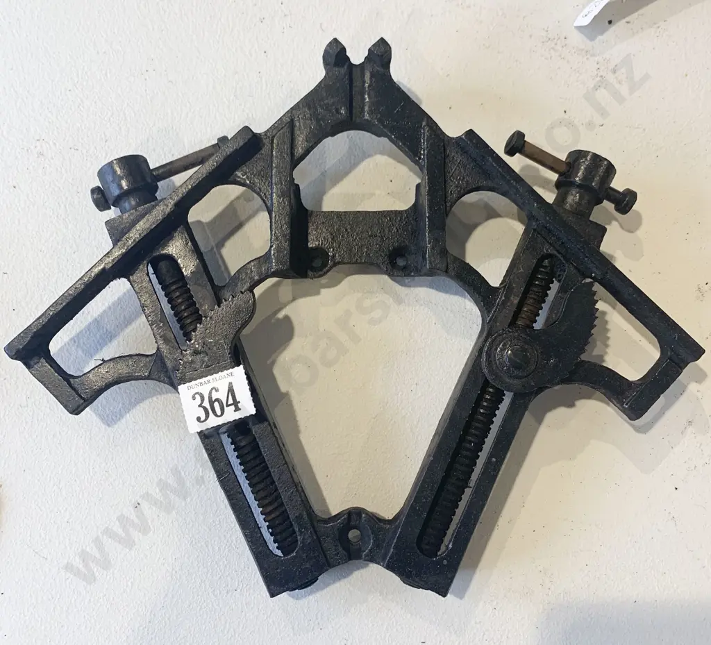 Vintage Clamped Square Image 1++