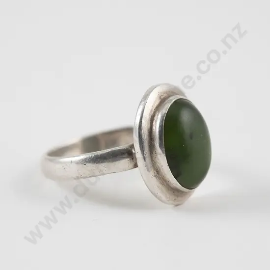 Sterling silver and Pounamu ring