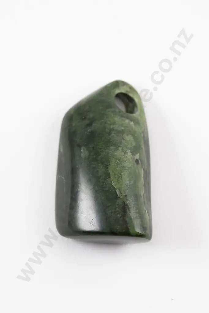 Pounamu pendant Image 1++