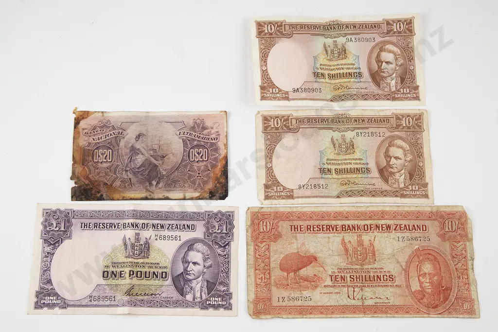 Four New Zealand Bank notes Image 1++
