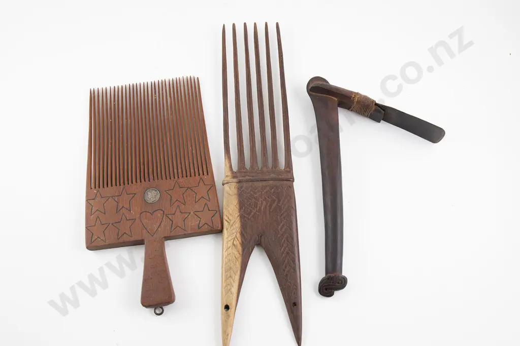 Hafted adze and two Pacific island combs Image 1++