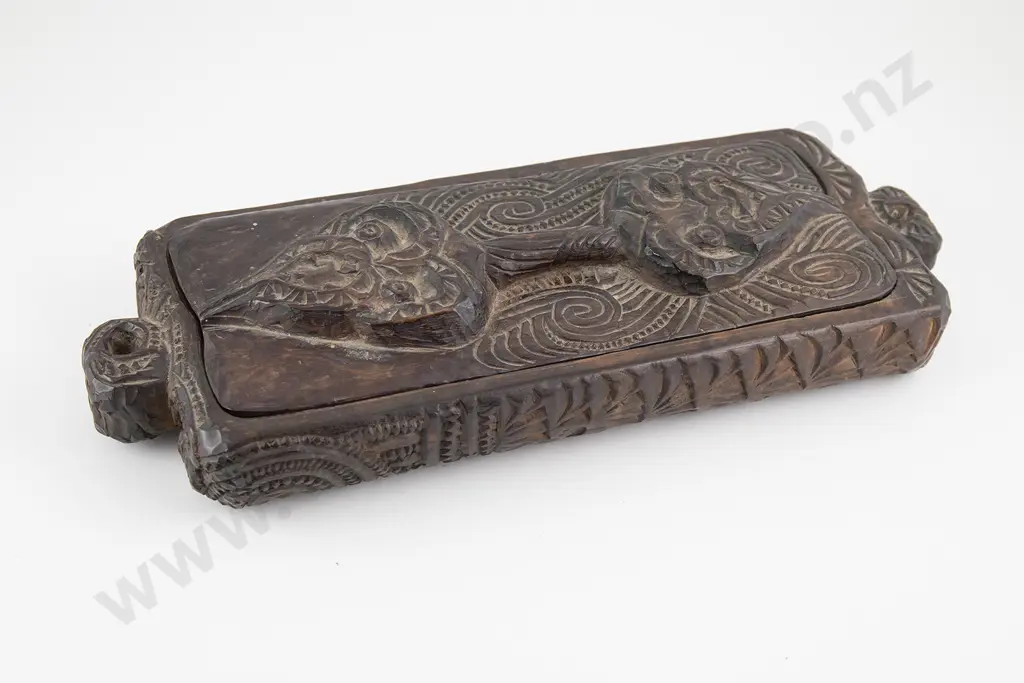 Early 20th century wakahuia (Treasure Box) Image 1++