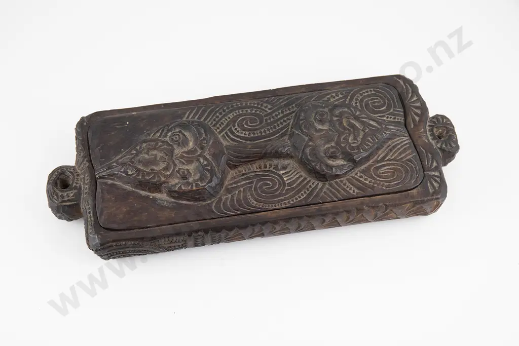 Early 20th century wakahuia (Treasure Box) Image 1++