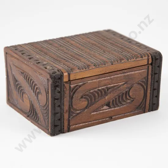 A Ngati Tarawhai jewellery box