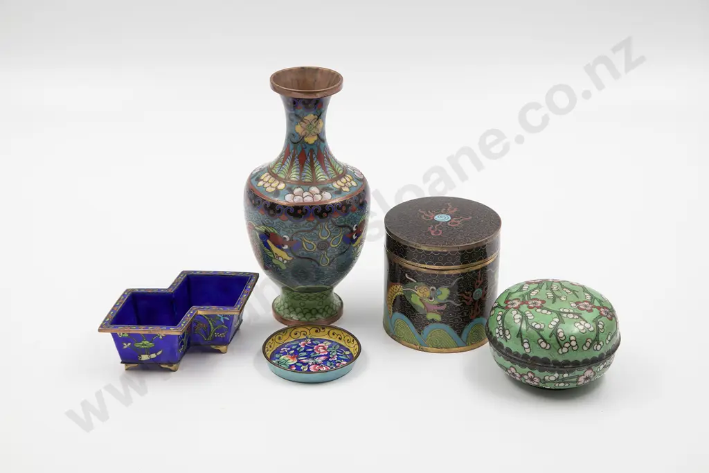 Five pieces of Chinese cloisonné Image 1++
