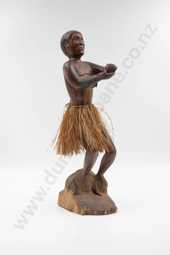 A carved Maori warrior Image 1++