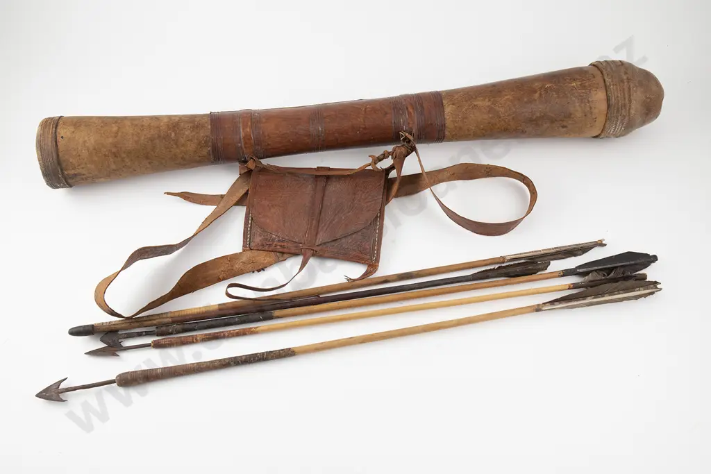 Somalian Wood And Leather Quiver And Arrows Image 1++