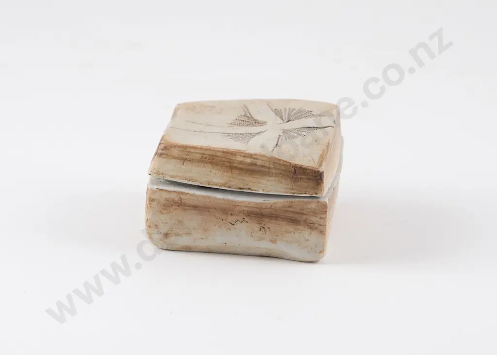Len Castle Trinket Box Image 1++
