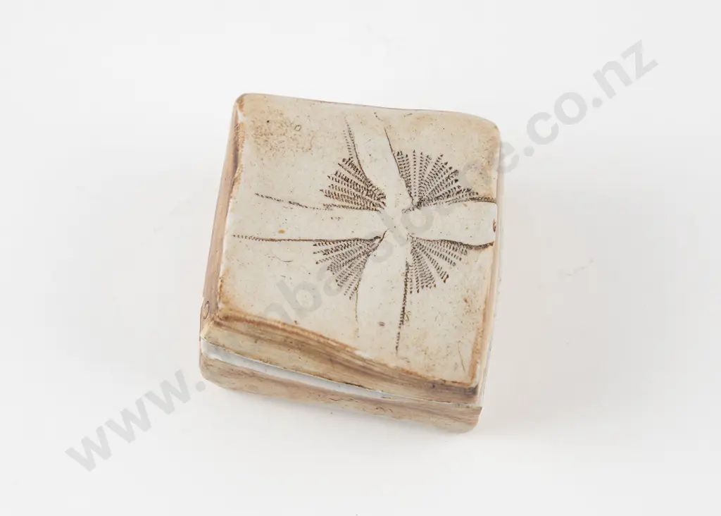 Len Castle Trinket Box Image 1++
