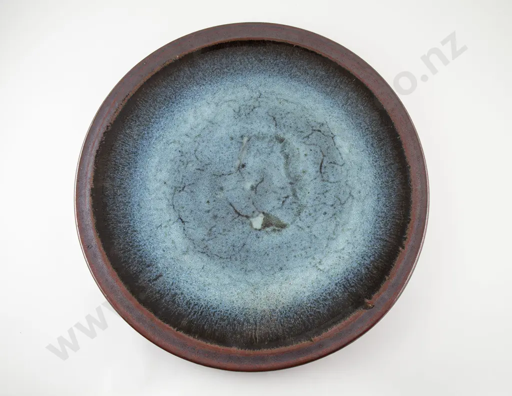 Large NZ Studio Charger Image 1++