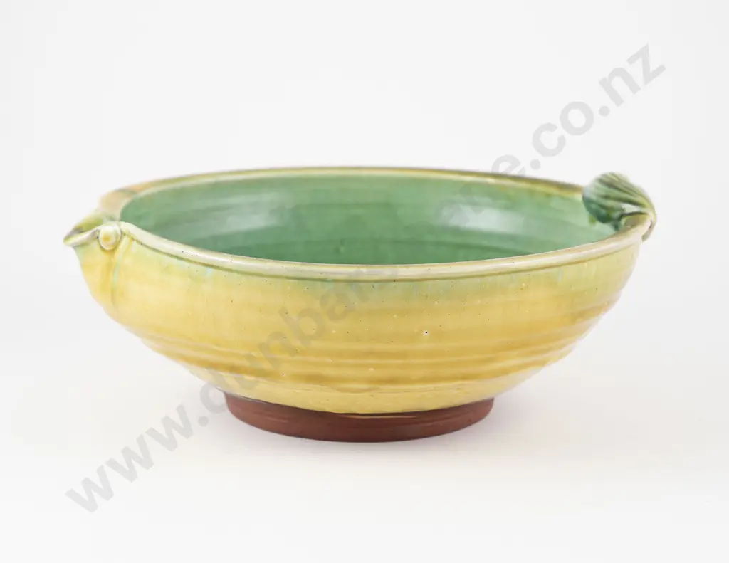 Andrew van der Putten Pouring Bowl Image 1++