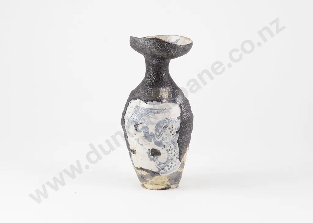 Aaron Scythe Vase Image 1++