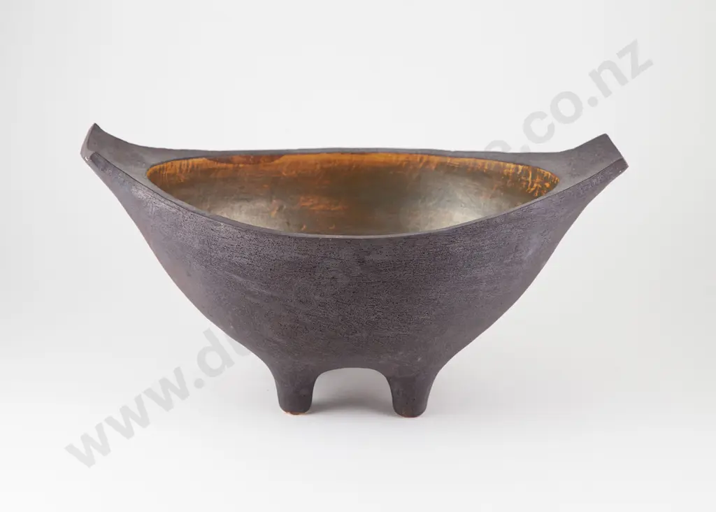 Paul Winspear Large Pottery Feeding Bowl Image 1++