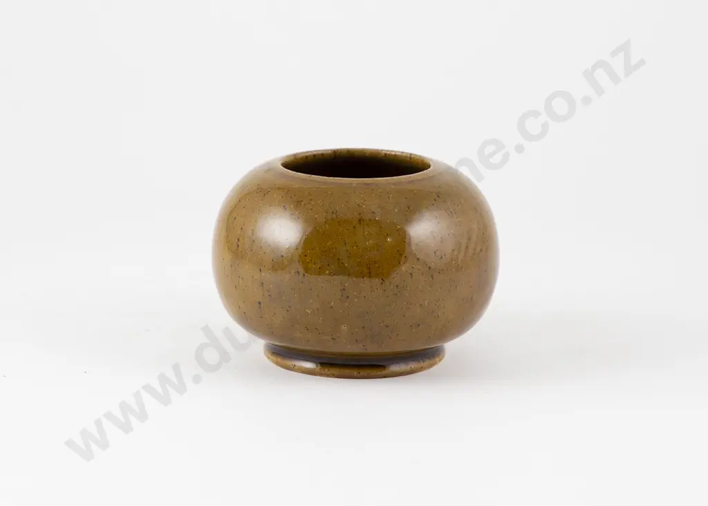 Luke Adams Stoneware Pot Image 1++