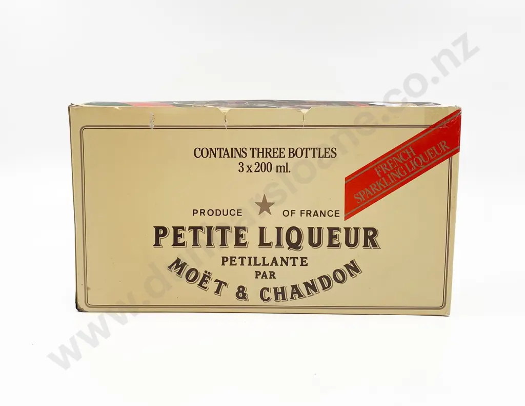 Moet & Chandon Three 200ml Bottle Box Set Image 1++