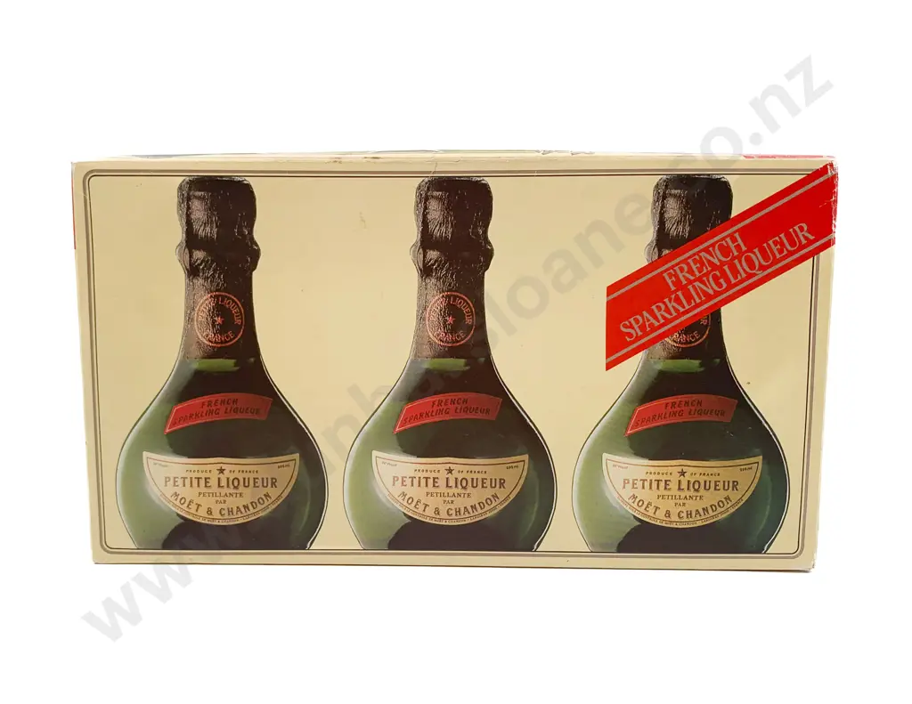 Moet & Chandon Three 200ml Bottle Box Set Image 1++