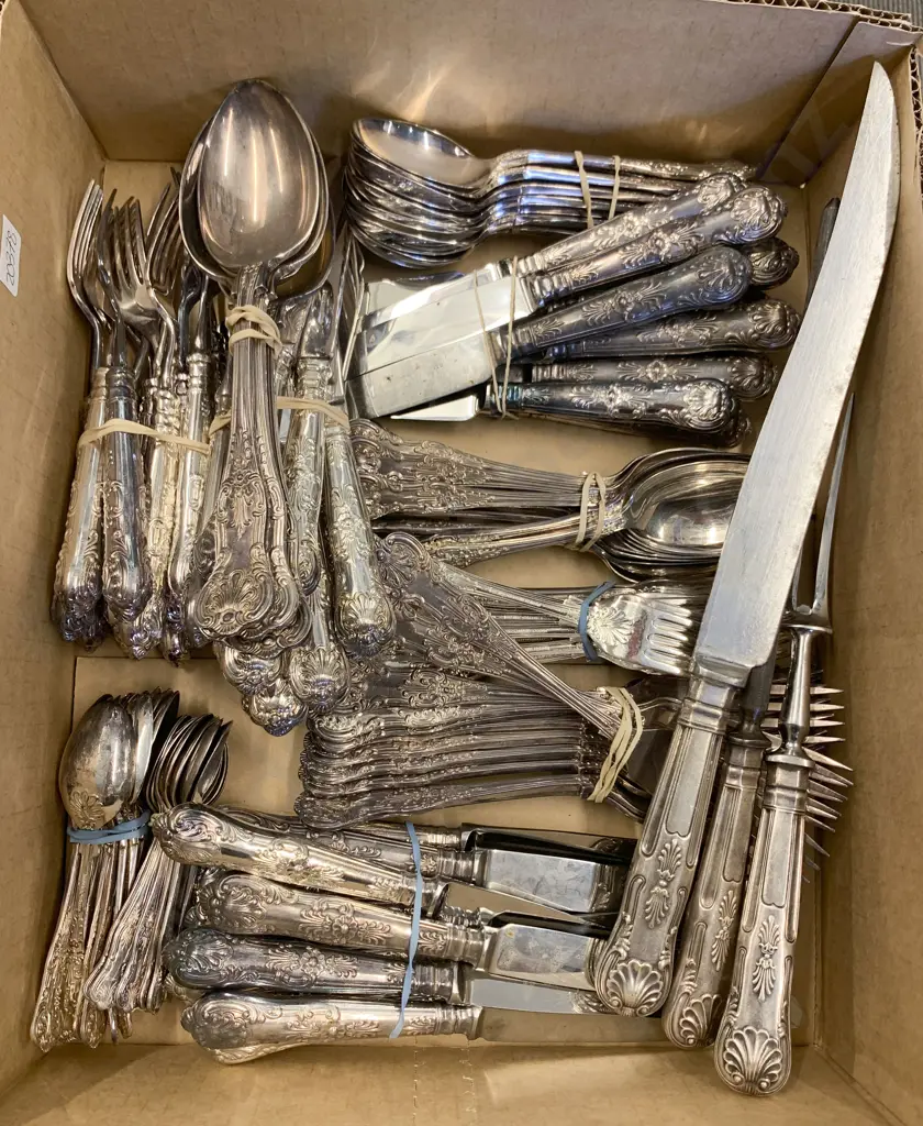 Kings Plate Cutlery 12 Place Setting Including Carving Set Image 1++