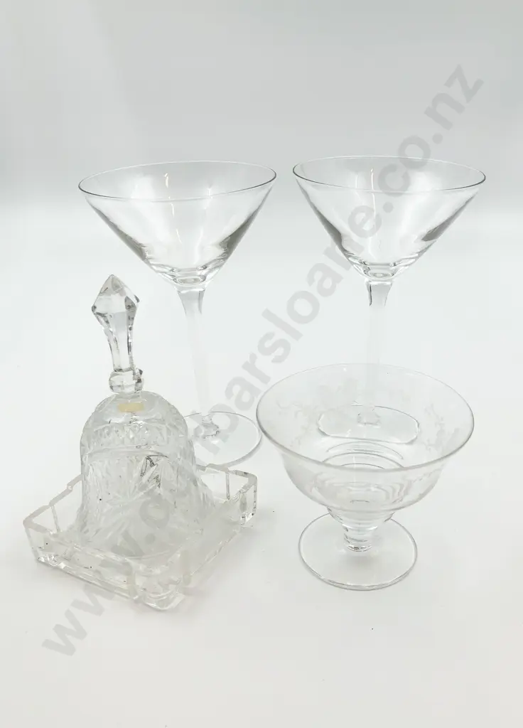 Box of Assorted Crystal and Glass Ware Image 1++