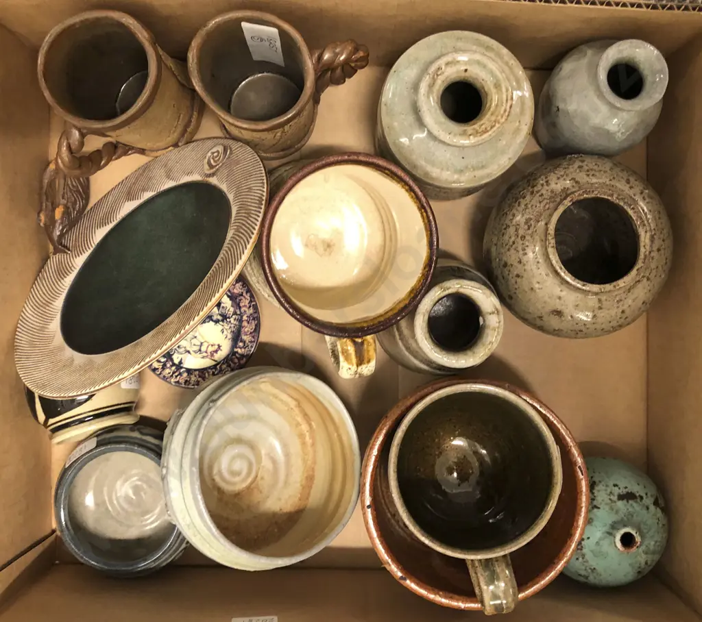 Box of Assorted NZ Pottery Image 1++