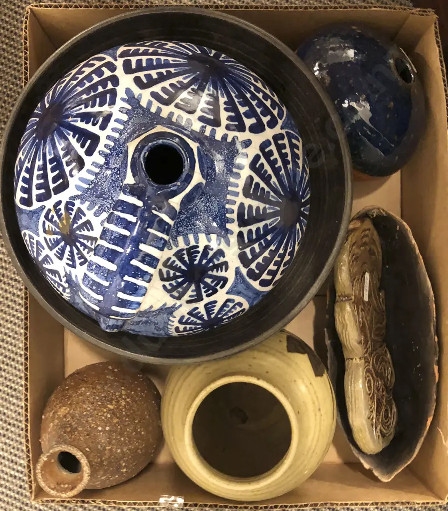 Box of Assorted NZ Pottery Image 1++