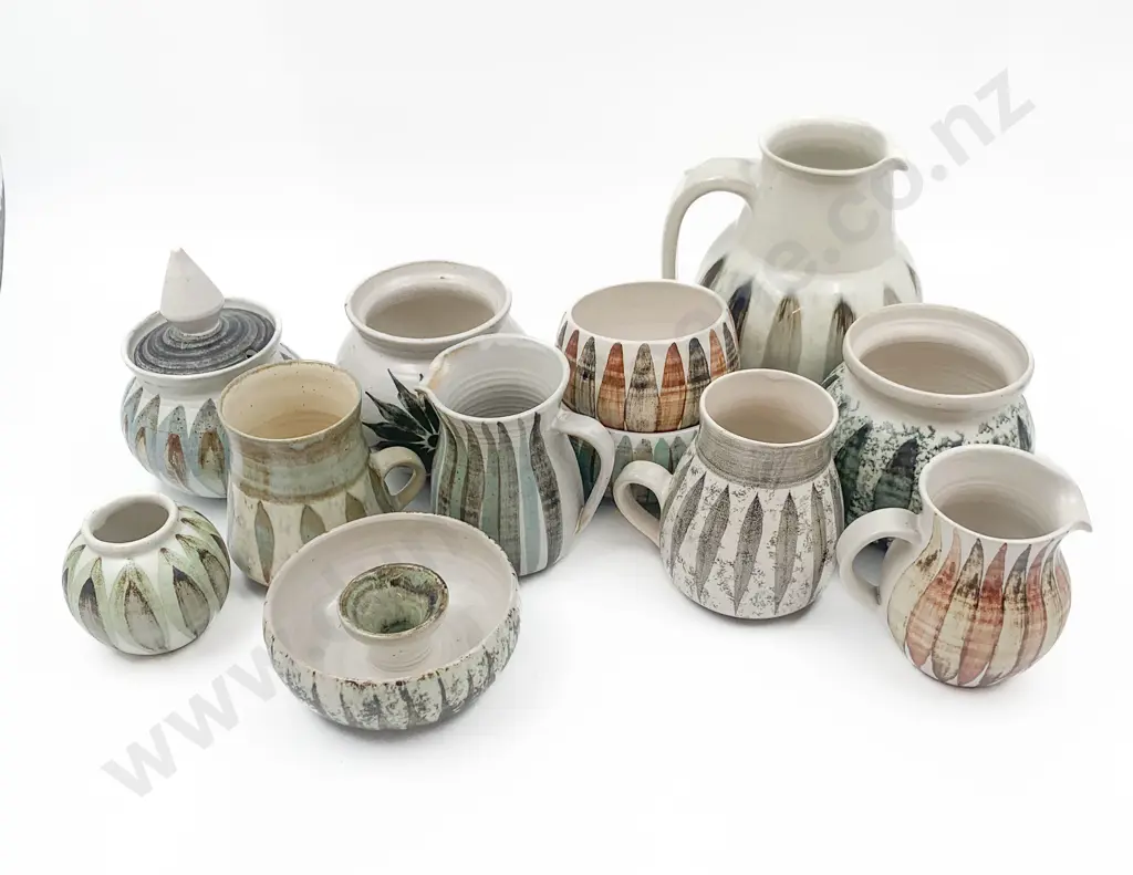 12 Pieces of Assorted NZ Hanmer Pottery Image 1++