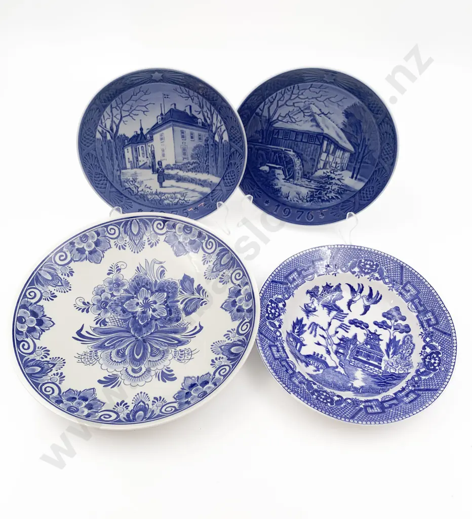 Two Royal Copenhagen Commemorative Plates Together With Two Other Pieces of Blue and White Image 1++