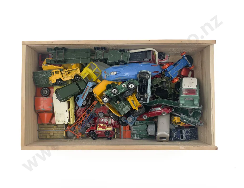 Qty of Assorted Tinplate Toys Image 1++