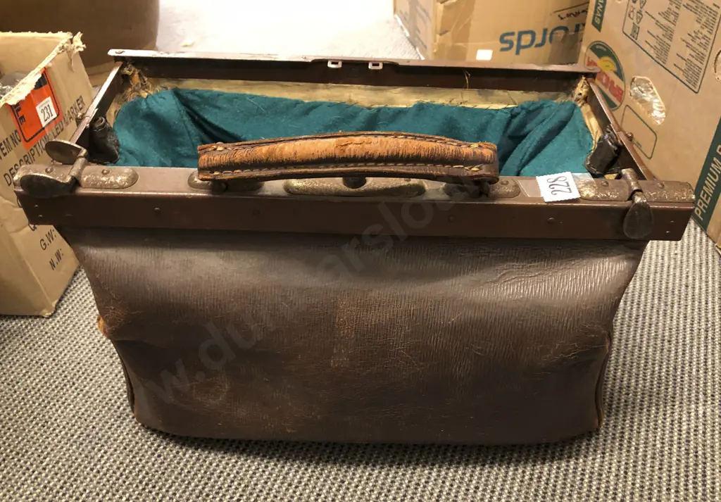 Vintage Doctors Bag Image 1++