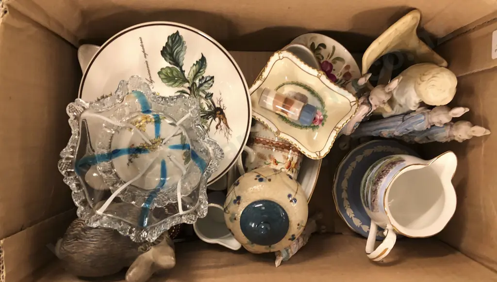 Box of Assorted China and Ornaments Image 1++
