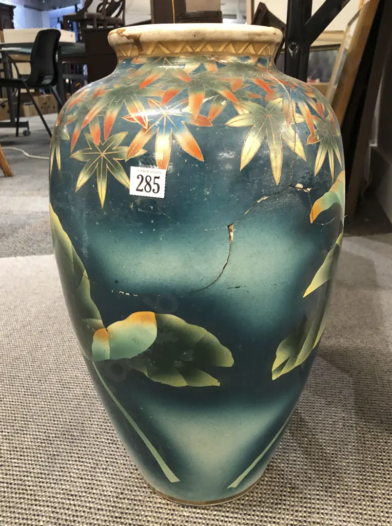 Large Japanese Vase (AF) Image 1++