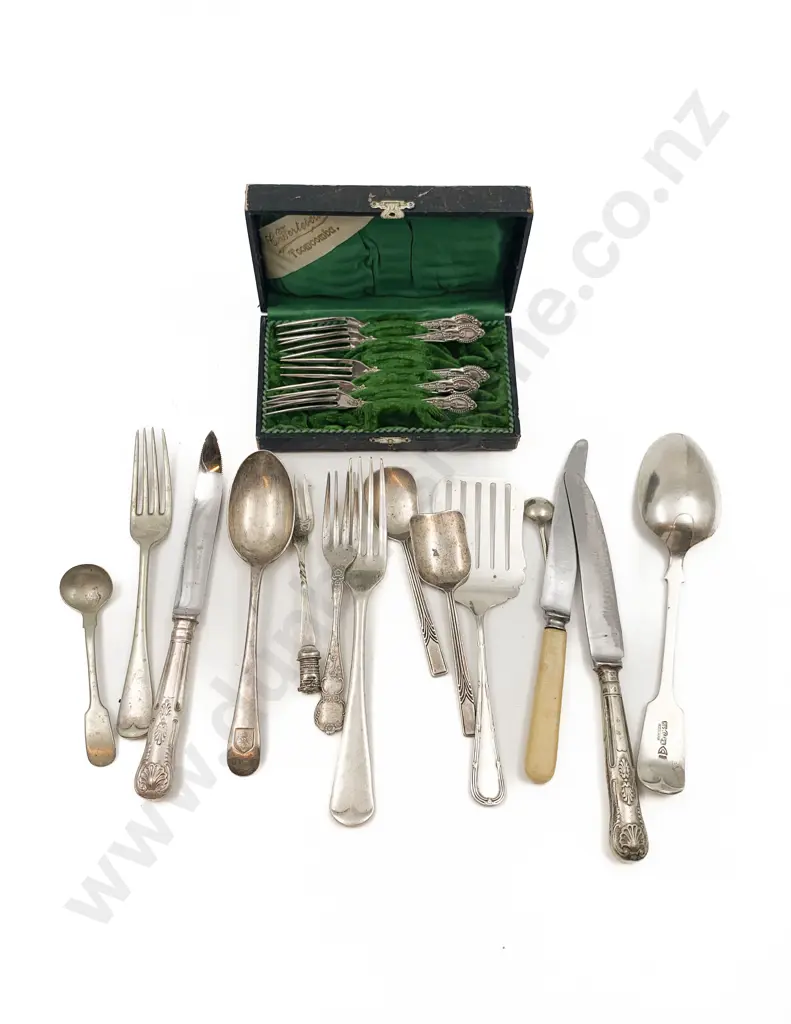 Small Quantity of Mixed Cutlery Image 1++