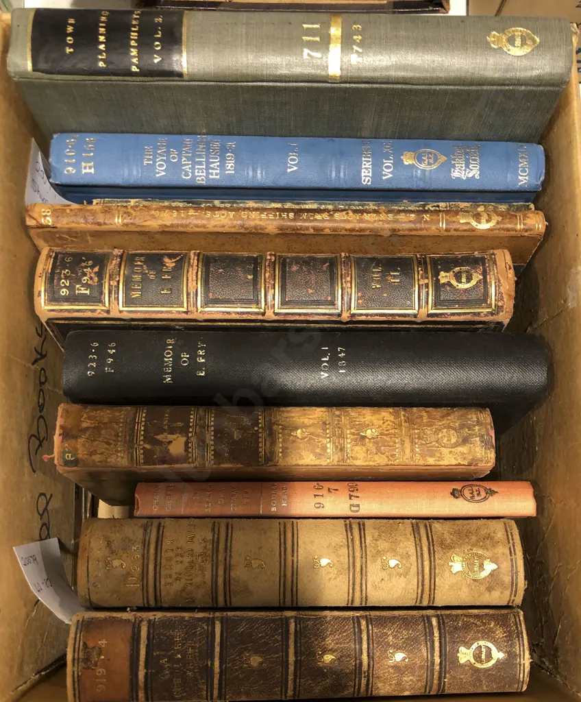 Box of Assorted Vintage Memoirs Image 1++