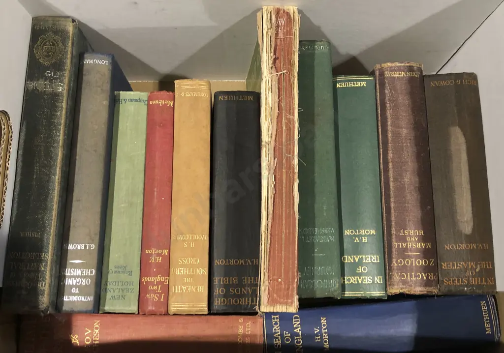 Box of Assorted Books Including Introduction To NZ Image 1++