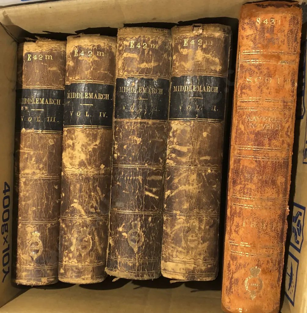 Box of Assorted Leather Bound Books Image 1++