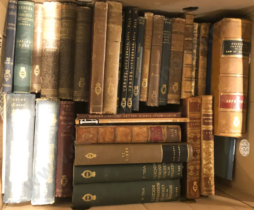 Box of Assorted Leather Bound Books Image 1++