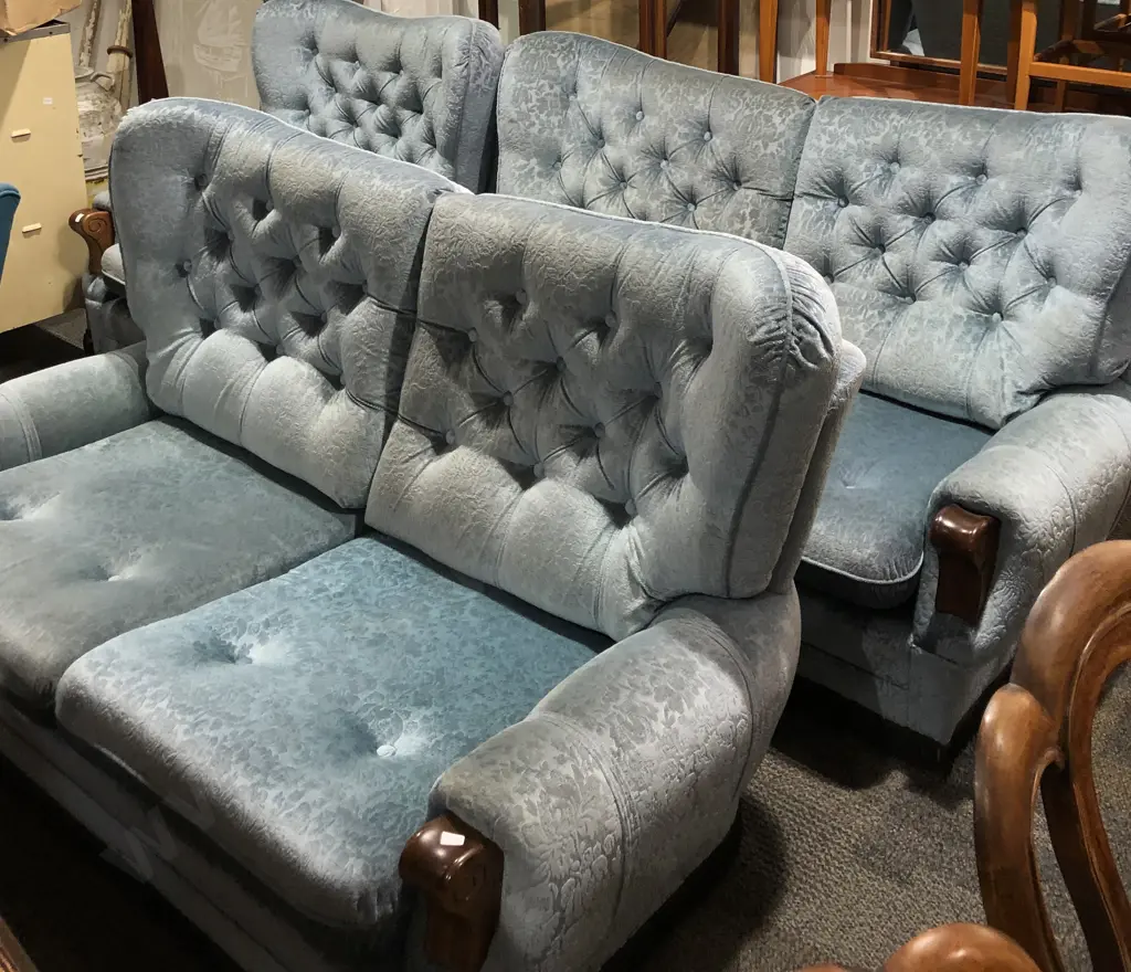 Three Piece Button Back Lounge Suite Image 1++