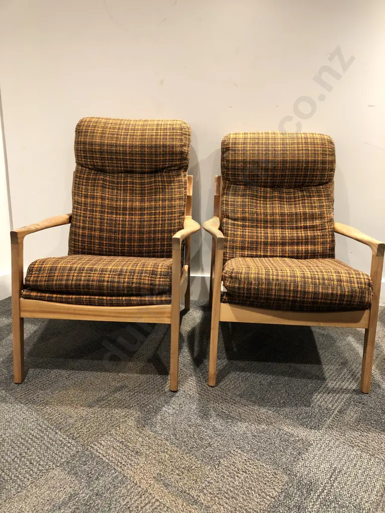 Pair of Mid Century Easy Chairs Image 1++