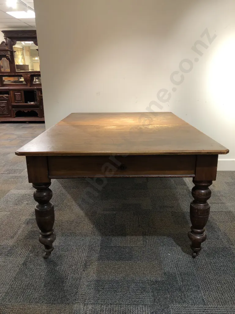 Colonial Large Rectangular Dining Table Image 1++