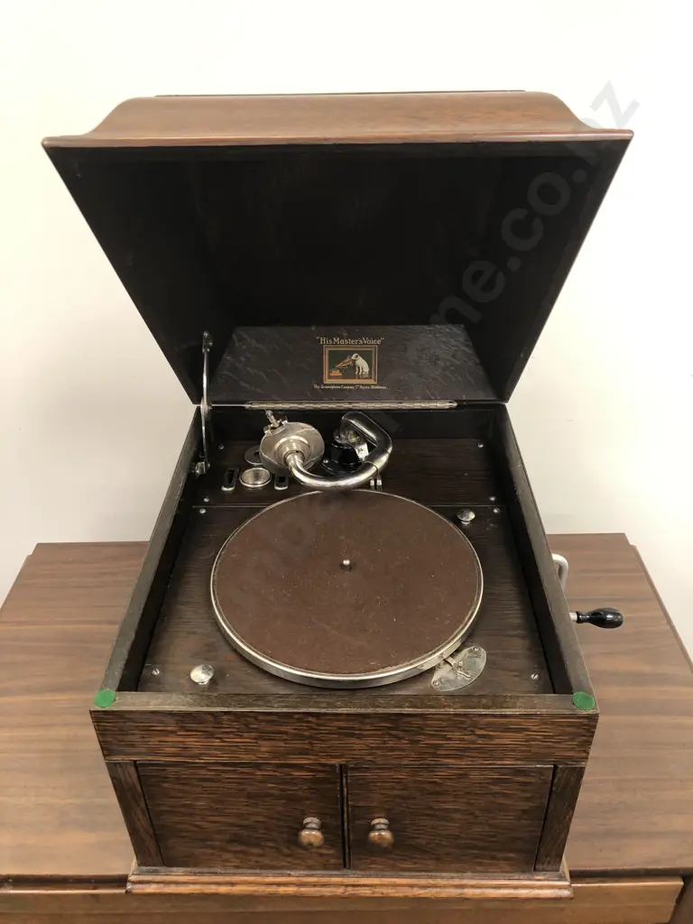 His Masters Voice Gramophone in Oak Case Image 1++