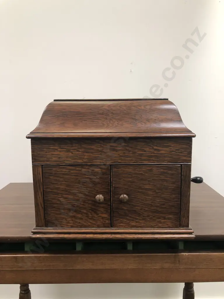 His Masters Voice Gramophone in Oak Case Image 1++