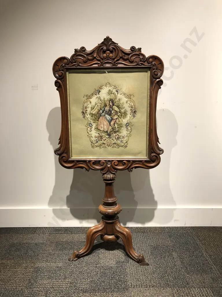 Victorian Walnut Polescreen With Tapestry Banner Image 1++
