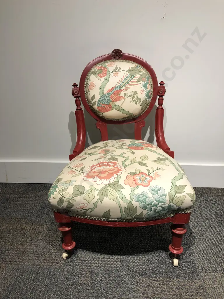 Upholstered Nursing Chair Image 1++
