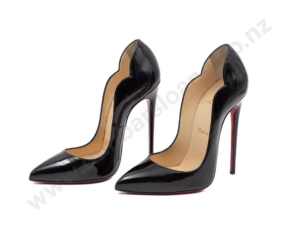 Rare Christian Louboutin Hot Chick 130 Black Patent Leather Pumps Image 1++
