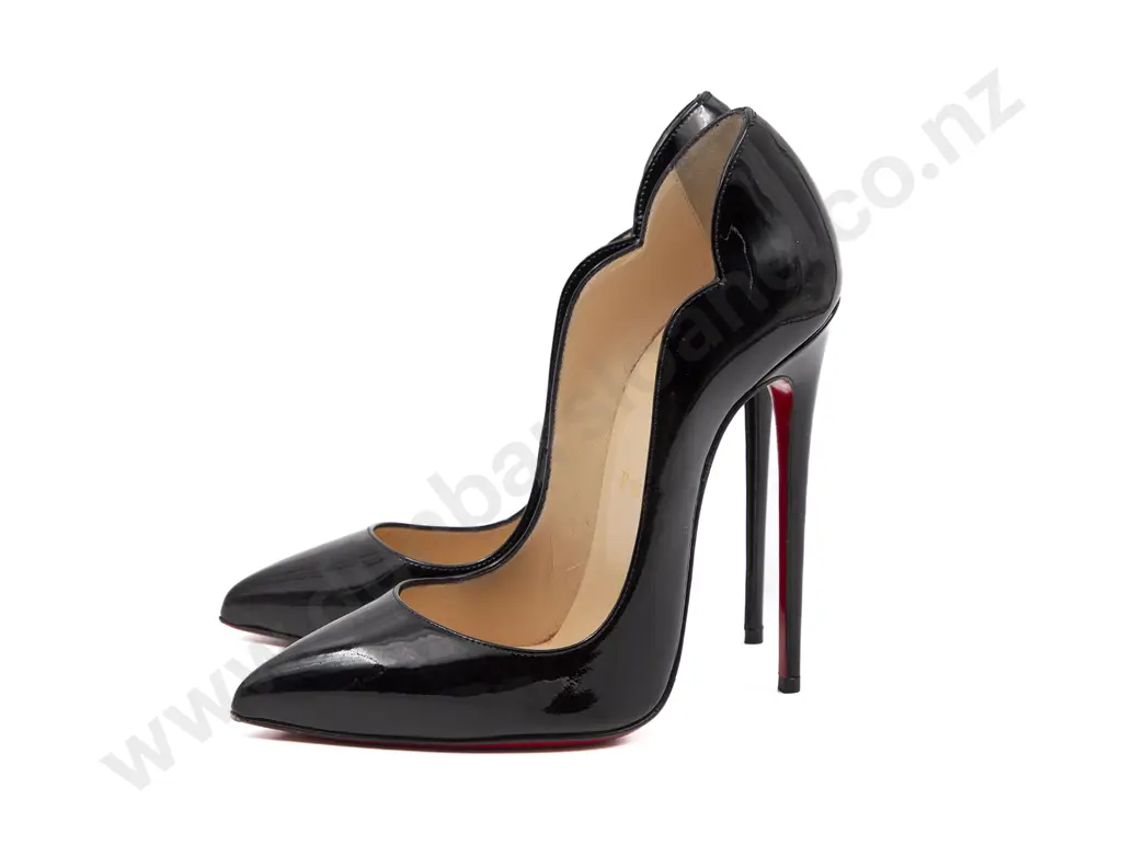Rare Christian Louboutin Hot Chick 130 Black Patent Leather Pumps Image 1++