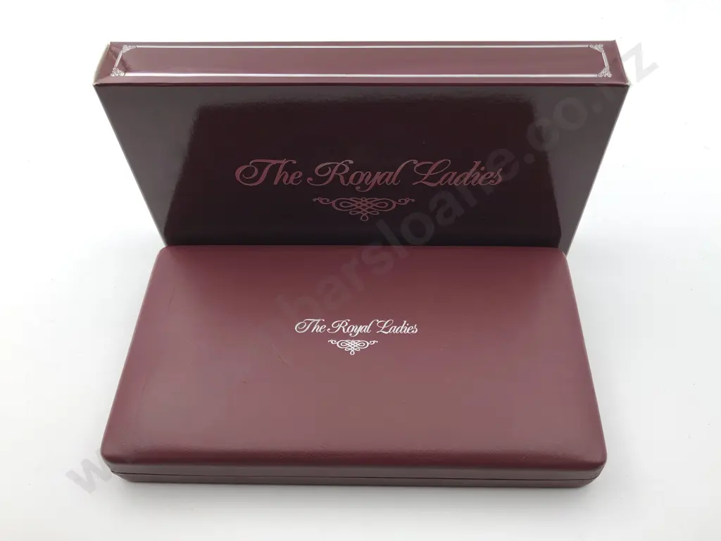 Royal Australian Mint 1992 The Royal Ladies Coin and Medallion Set Image 1++