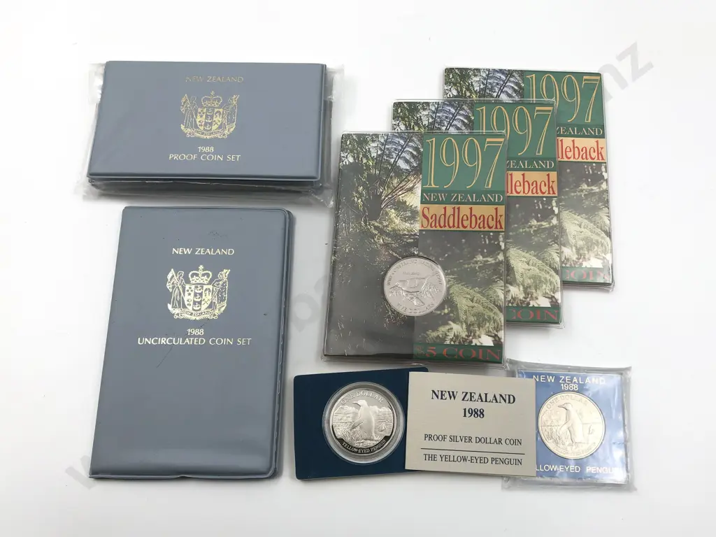 NZ 1988 Yelloweyed Penguin Coin Sets Image 1++