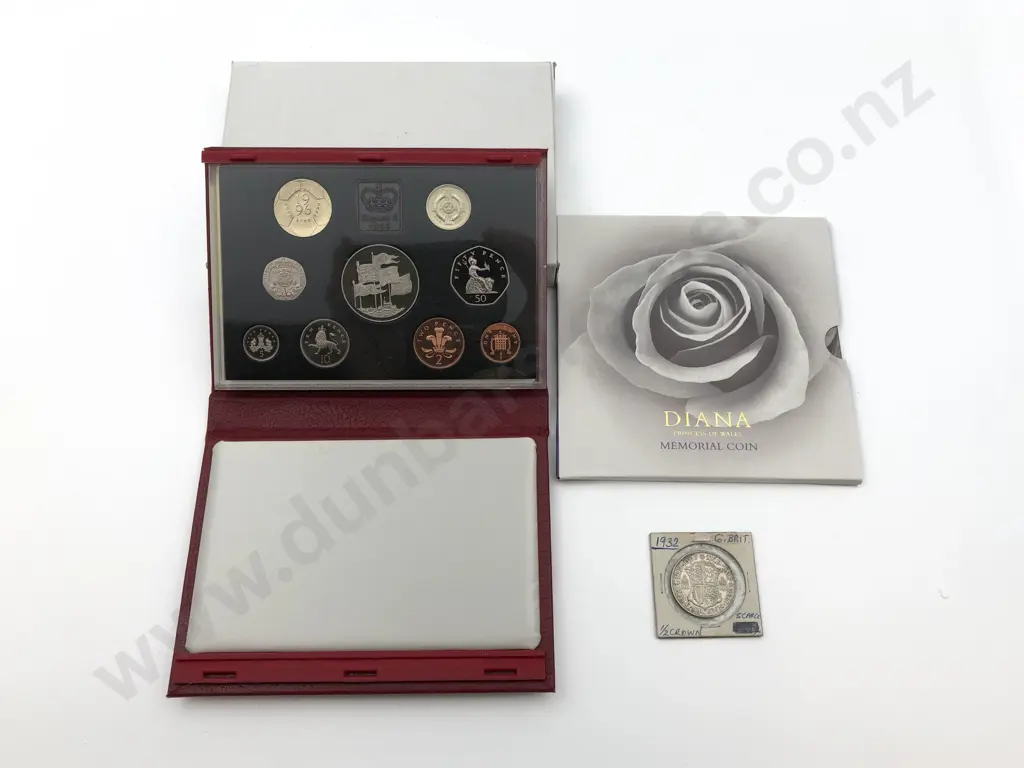 UK Royal Mint 1999 and 1996 Proof Coin Collections and 1999 unc £5 with 1/2 crown Image 1++